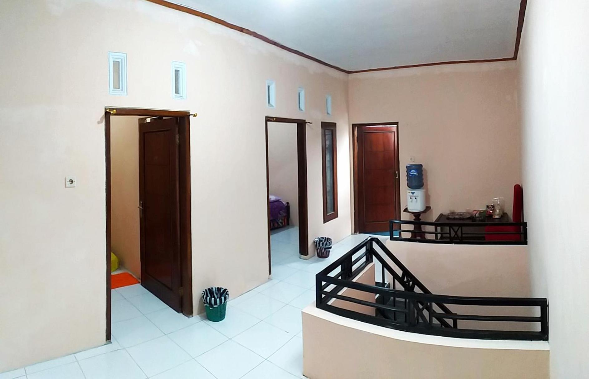 Ganendra Syari'Ah Guesthouse Diyeng エクステリア 写真